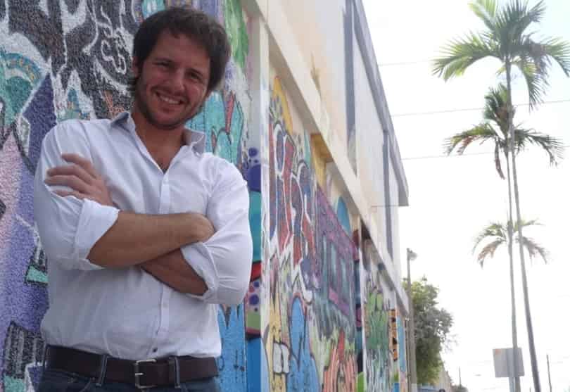 Portada de Carlos y Darío abre su operación en Miami