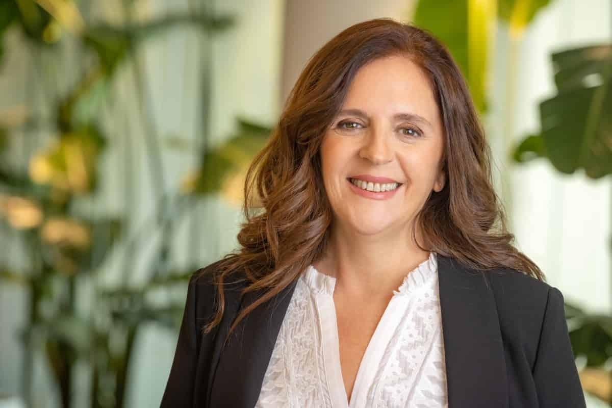 Portada de Adriana Arias: “Sustentabilidad comienza en un cambio de mentalidad y de paradigma”